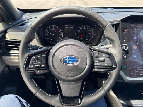Used 2025 Subaru Forester Premium w/ Convenience Package #2 AWD/4WD image 18