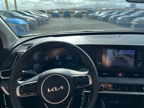 Used 2025 Kia Sportage LX FWD image 33