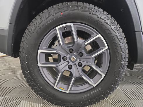 Used 2023 Rivian R1T Adventure AWD/4WD image 12