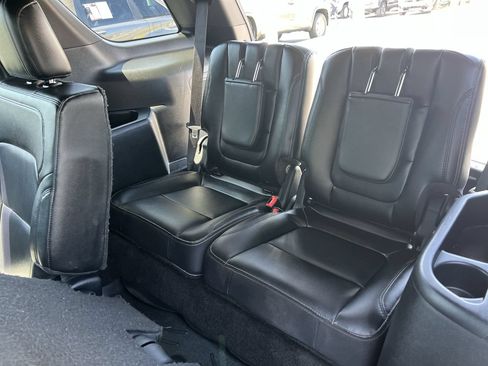 Used 2016 Ford Explorer Limited FWD image 33