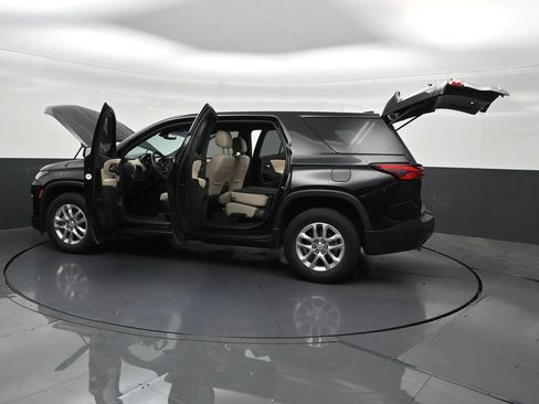 Used 2023 Chevrolet Traverse LS FWD image 35