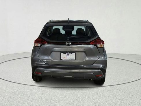 Used 2023 Nissan Kicks SV image 4