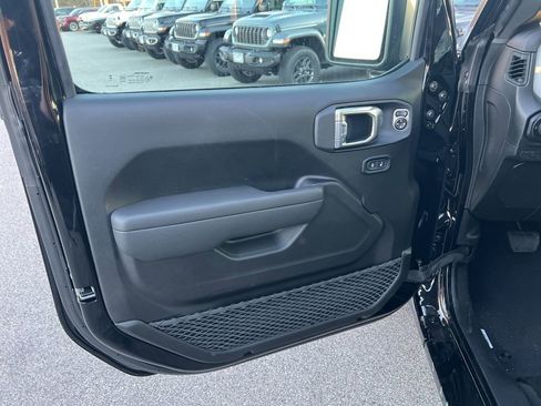 New 2026 Jeep Gladiator Sport image 19