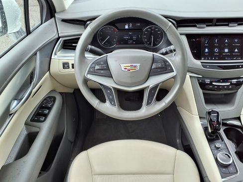 Certified 2024 Cadillac XT5 Premium Luxury w/ LPO, Floor Liner Package AWD/4WD image 14