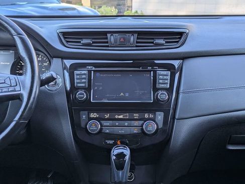 Used 2017 Nissan Rogue SL w/ SL Premium Package AWD/4WD image 18