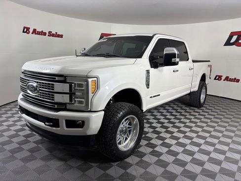 Used 2018 Ford F250 Platinum w/ Platinum Ultimate Package image 2