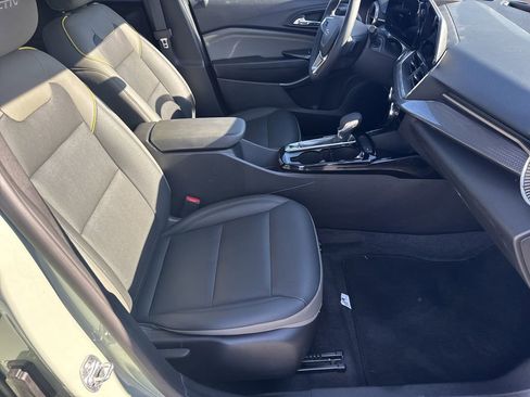 Used 2025 Chevrolet Trax ACTIV image 13