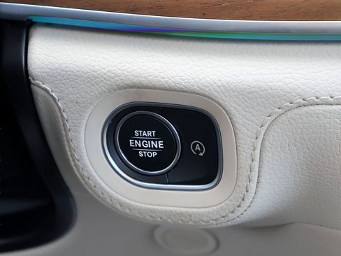 Used 2022 Mercedes-Benz GLS 450 4MATIC image 28