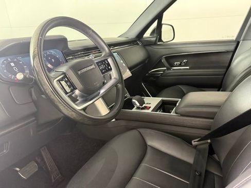 Used 2024 Land Rover Range Rover Long Wheelbase Autobiography image 11
