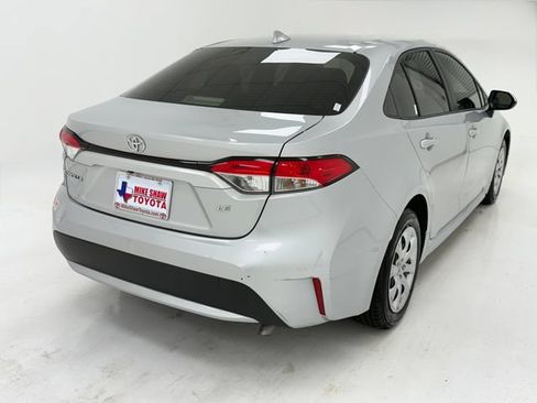 Used 2021 Toyota Corolla LE FWD image 40
