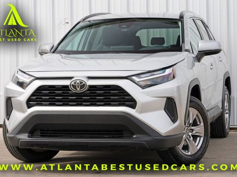 Used 2022 Toyota RAV4 XLE image 1