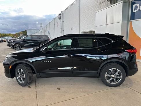 New 2025 Chevrolet Blazer LT w/ Convenience Package AWD/4WD image 11