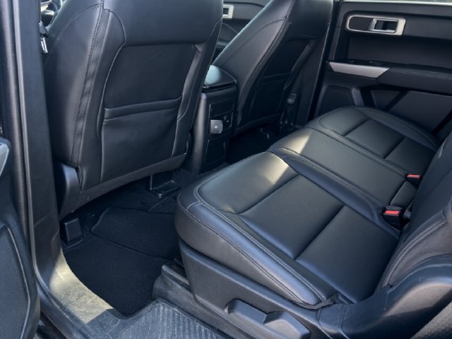 Used 2023 Ford Explorer XLT w/ Equipment Group 202A AWD/4WD image 6