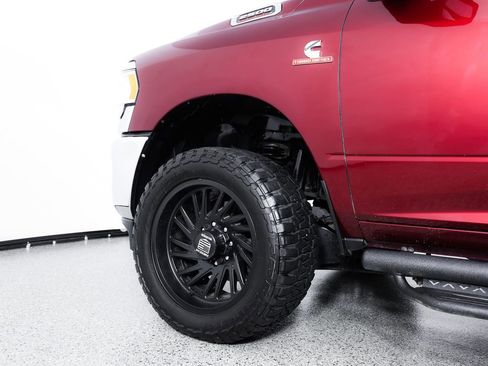 Used 2024 RAM 2500 Tradesman w/ Chrome Appearance Group AWD/4WD image 6