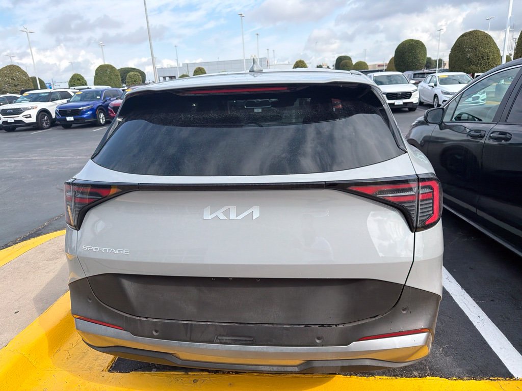 Used 2026 Kia Sportage EX FWD image 5