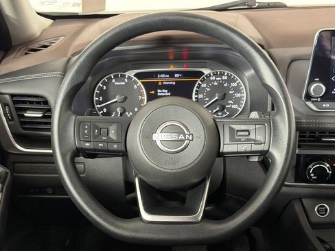 Used 2023 Nissan Rogue S image 23