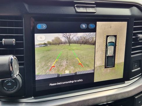 Used 2025 Ford F250 Platinum w/ FX4 Off-Road Package AWD/4WD image 17