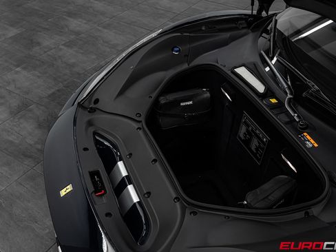 Used 2019 Ferrari 488 Pista Coupe RWD image 12