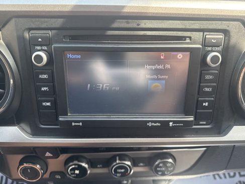 Used 2016 Toyota Tacoma SR5 w/ SR5 Appearance Package (SN) AWD/4WD image 25