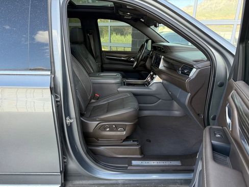 Used 2021 GMC Yukon XL Denali w/ Denali Premium Package AWD/4WD image 50