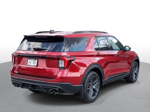Certified 2025 Ford Explorer ST AWD/4WD image 8