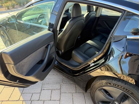 Used 2018 Tesla Model 3 Long Range image 9