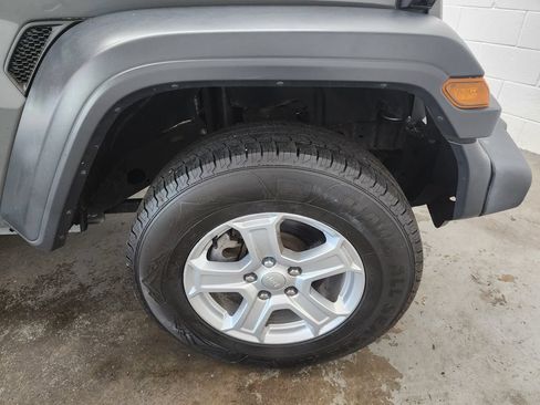 Used 2019 Jeep Wrangler Sport AWD/4WD image 35