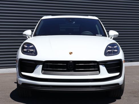 New 2026 Porsche Macan AWD/4WD image 6