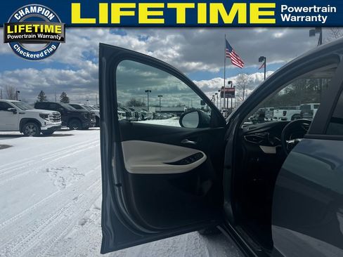 Used 2021 Buick Encore GX Preferred w/ Cold Weather Comfort Package image 18