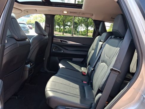 Certified 2025 INFINITI QX60 Luxe AWD/4WD image 11