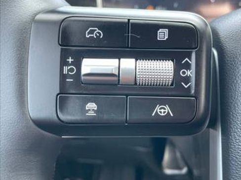 Used 2025 Hyundai Santa Fe Limited FWD image 18