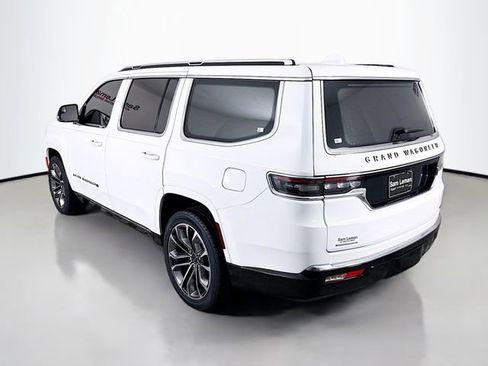 Used 2023 Jeep Grand Wagoneer Series III image 5