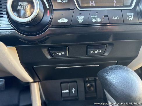 Used 2014 Honda Civic Hybrid Sedan image 21