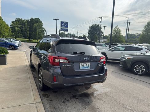 Used 2017 Subaru Outback 2.5i Limited AWD/4WD image 4