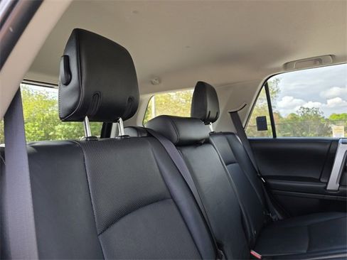 Used 2014 Toyota 4Runner Limited image 14