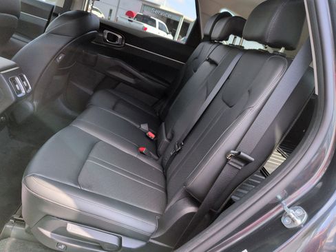Used 2023 Kia Sorento S w/ Panoramic Sunroof Package FWD image 31