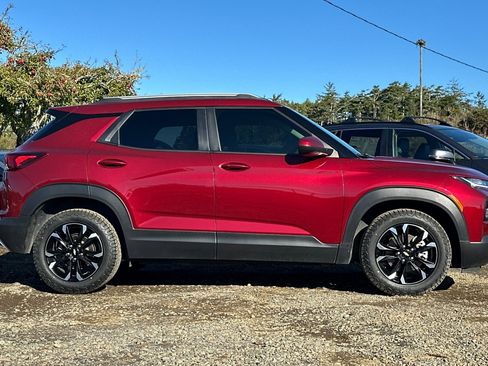 Used 2022 Chevrolet TrailBlazer LT w/ Convenience Package image 3