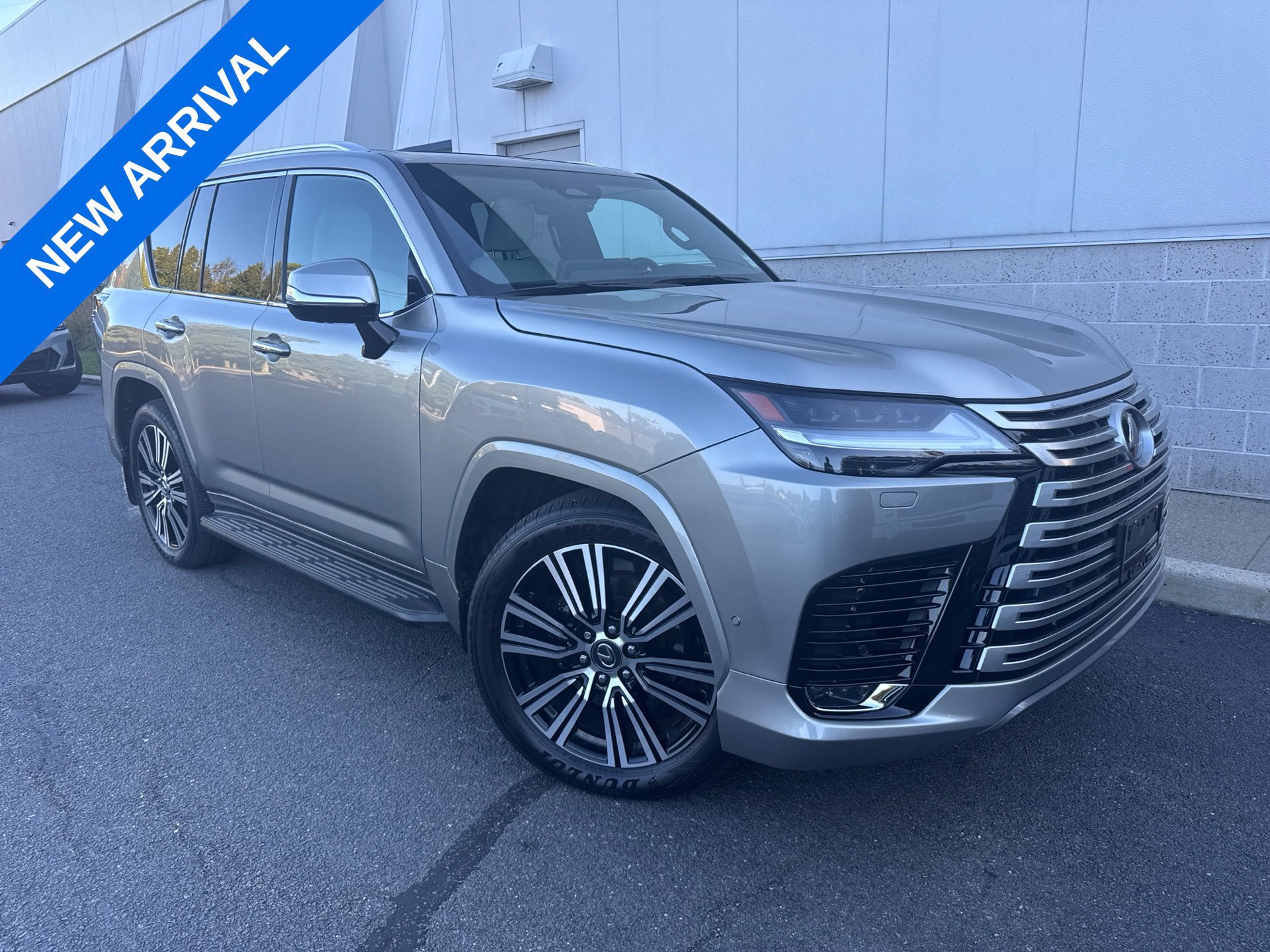 Used 2026 Lexus LX 700h Luxury w/ Accessory Package (Z1) AWD/4WD image 1