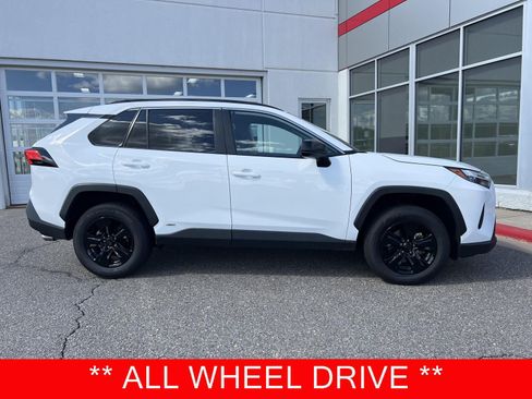 Used 2025 Toyota RAV4 LE AWD/4WD image 1