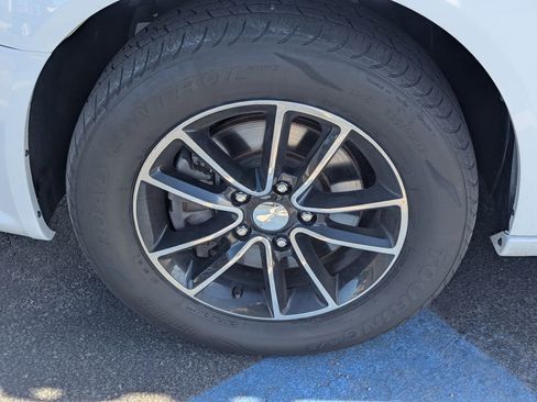 Used 2019 Dodge Grand Caravan SE image 13