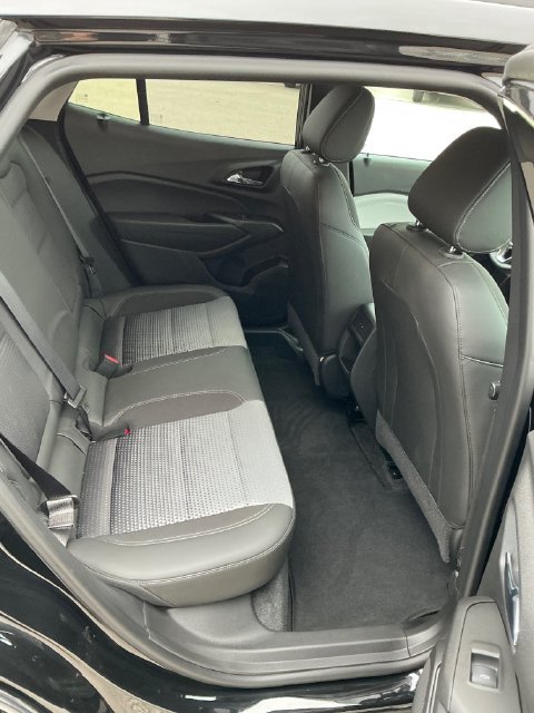 Used 2024 Chevrolet Trax LT w/ LT Convenience Package FWD image 16
