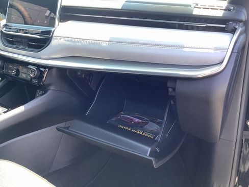 Used 2024 Jeep Compass Limited image 38