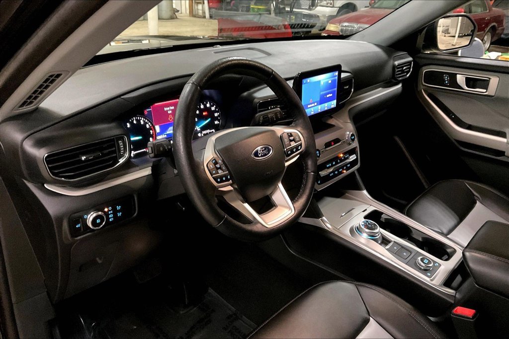 Certified 2023 Ford Explorer XLT w/ Equipment Group 202A AWD/4WD image 13