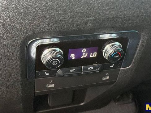 Used 2023 GMC Yukon XL AT4 w/ AT4 Premium Package AWD/4WD image 15