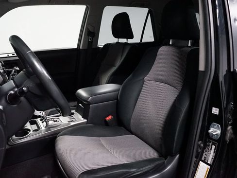 Certified 2017 Toyota 4Runner SR5 AWD/4WD image 26