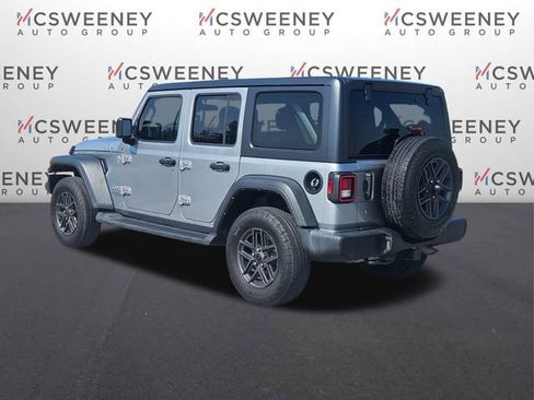 Used 2021 Jeep Wrangler Unlimited Sport AWD/4WD image 3