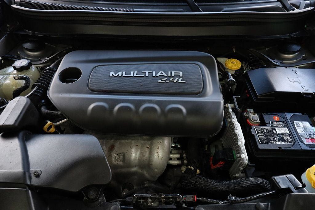 Used 2018 Jeep Cherokee Limited FWD image 34
