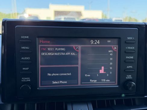 Used 2019 Toyota RAV4 LE FWD image 22
