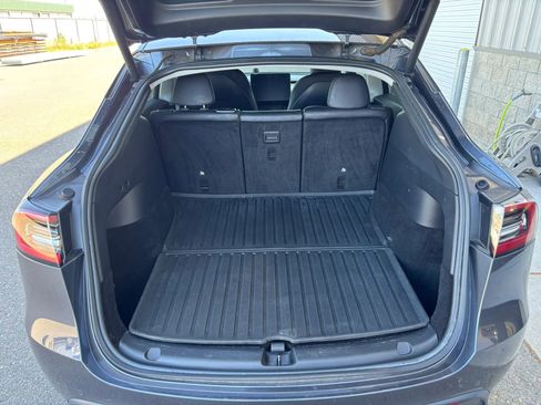 Used 2021 Tesla Model Y Long Range image 14