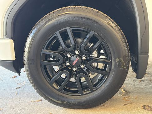 New 2026 GMC Sierra 1500 Elevation image 12